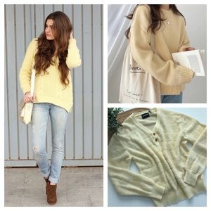 Vintage 80-90’s Sweater Yellow V-Neck Spunk Size L